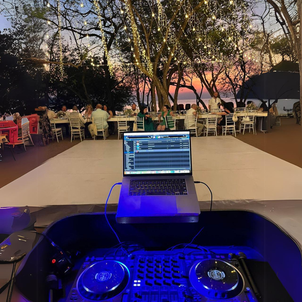 Costa Rica-DJ